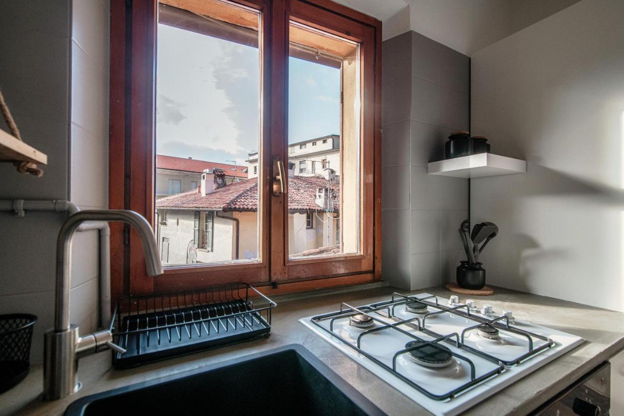Apartment Piazza Roma By Quokka 360 - Historic Flat In The Centre Of Como Exteriör bild