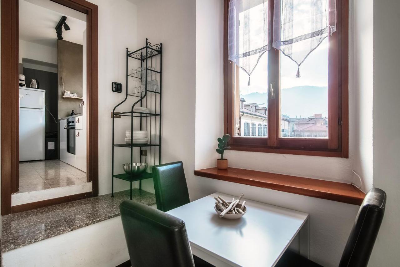 Apartment Piazza Roma By Quokka 360 - Historic Flat In The Centre Of Como Exteriör bild